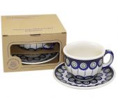 Tasse und Untertasse in - Bunzlauer Keramik