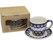 Tasse und Untertasse in - Bunzlauer Keramik